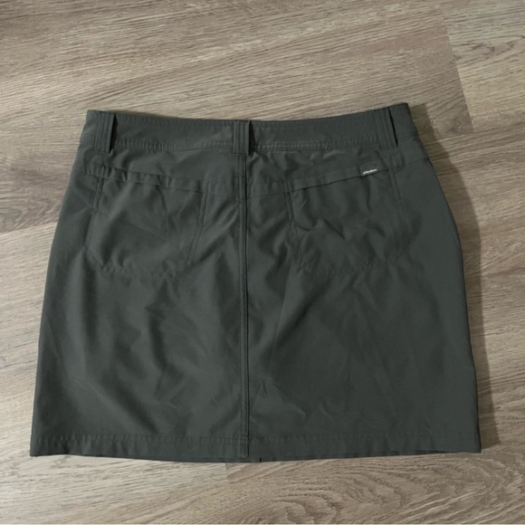Eddie Bauer Womens Outdoor Skort Stretch in Grey Size 8 Pockets Short Lined - Picture 7 of 9